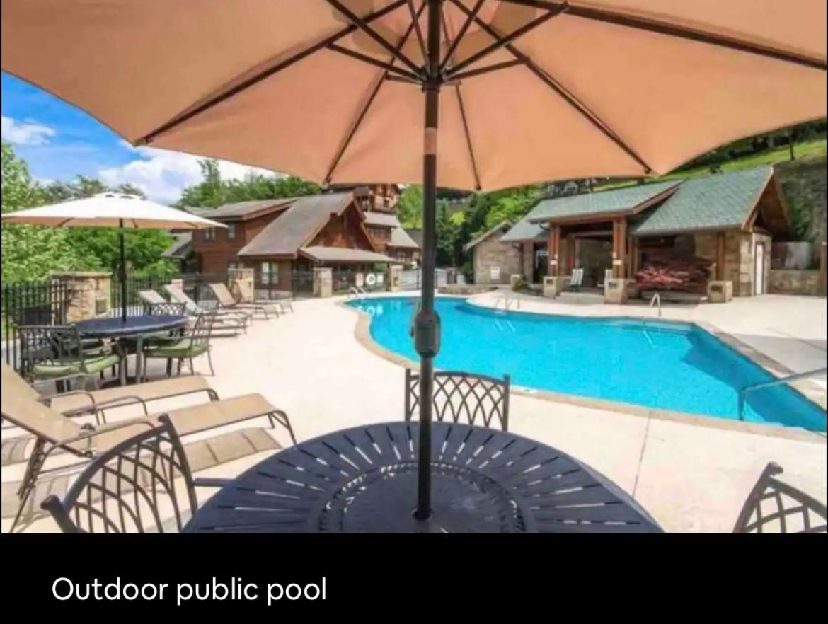 Condo With Pool Near Dollywood ピジョンフォージ エクステリア 写真