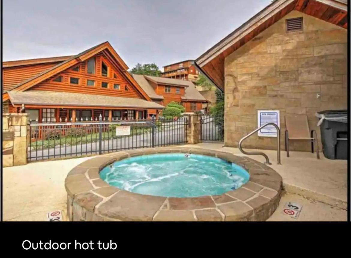 Condo With Pool Near Dollywood ピジョンフォージ エクステリア 写真